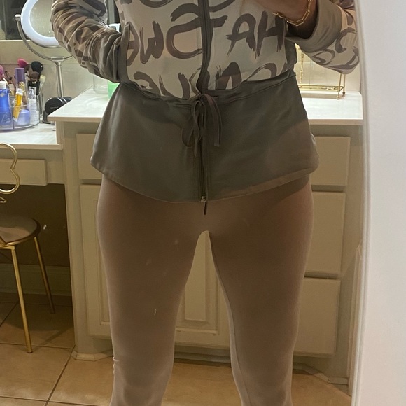 Lululemon jacket - Picture 4 of 8